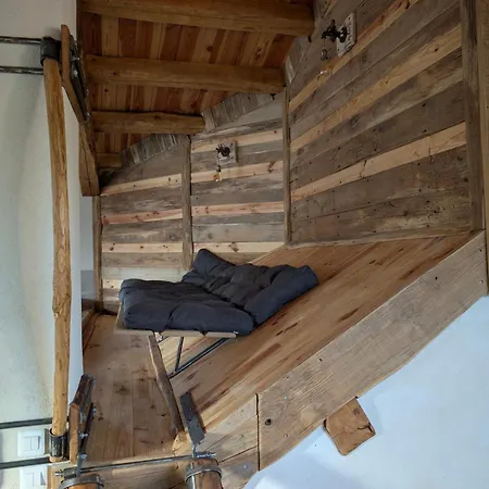 Maison Atypique Style Avec Piscine Interieure