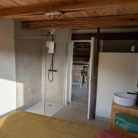 Maison Atypique Style Avec Piscine Interieure
